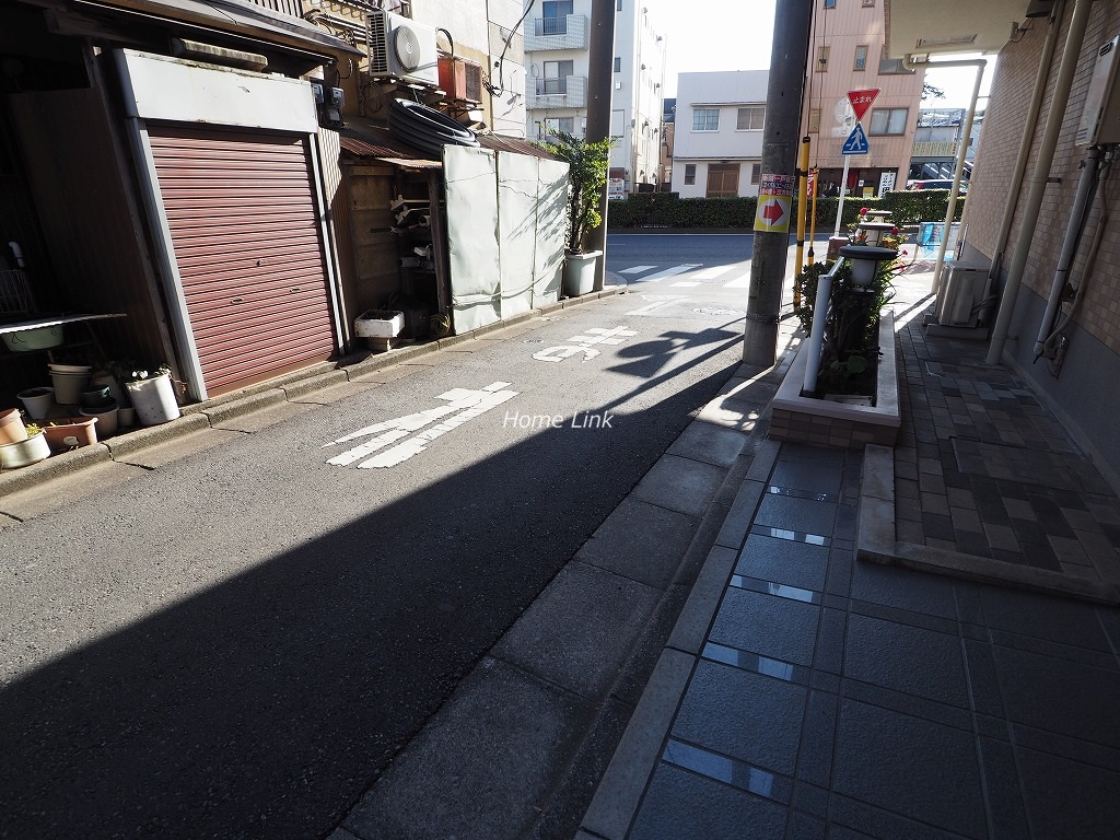ヴィラ赤塚　東側 前面道路